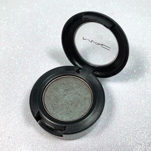 MAC Eyeshadow Club
